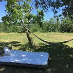 Les Trigones Du Causse -maison Atypique Avec Piscine Privée Hébergement de vacances