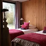 Hébergement de vacances Les Trigones Du Causse -maison Atypique Avec Piscine Privée Saint-Martin-Labouval