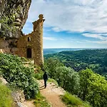 Hébergement de vacances Les Trigones Du Causse -maison Atypique Avec Piscine Privée Saint-Martin-Labouval