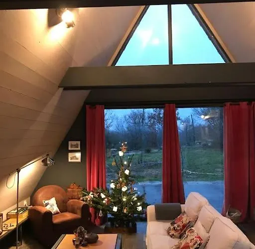 Holiday home Les Trigones Du Causse -maison Atypique Avec Piscine Privee