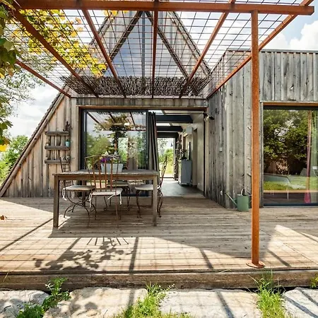 Les Trigones Du Causse -maison Atypique Avec Piscine Privee Holiday home *