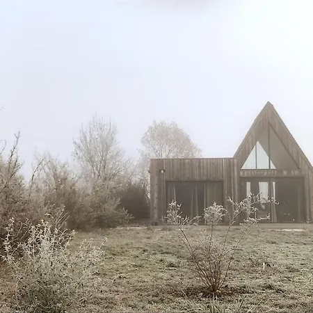 Holiday home Les Trigones Du Causse -maison Atypique Avec Piscine Privee