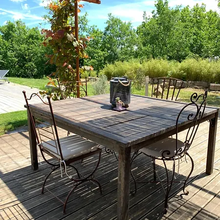 Les Trigones Du Causse -maison Atypique Avec Piscine Privee Holiday home *