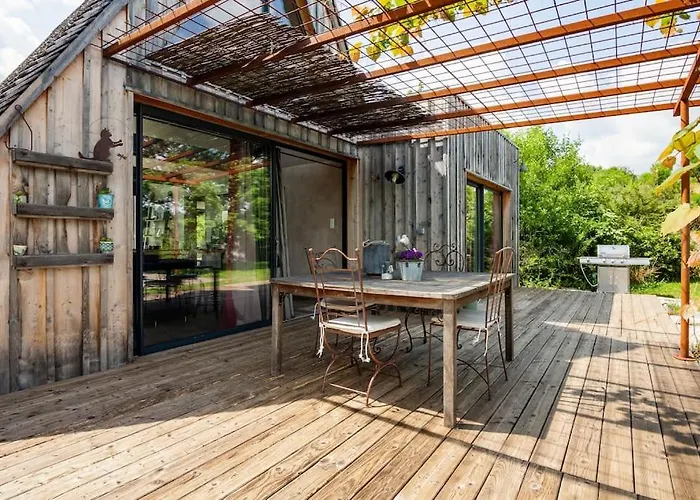 Hébergement de vacances Les Trigones Du Causse -maison Atypique Avec Piscine Privée *