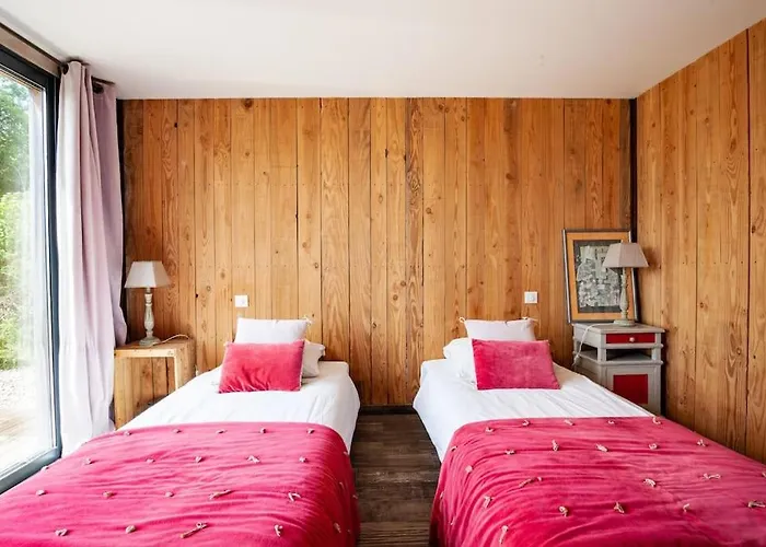 Hébergement de vacances Les Trigones Du Causse -maison Atypique Avec Piscine Privée *